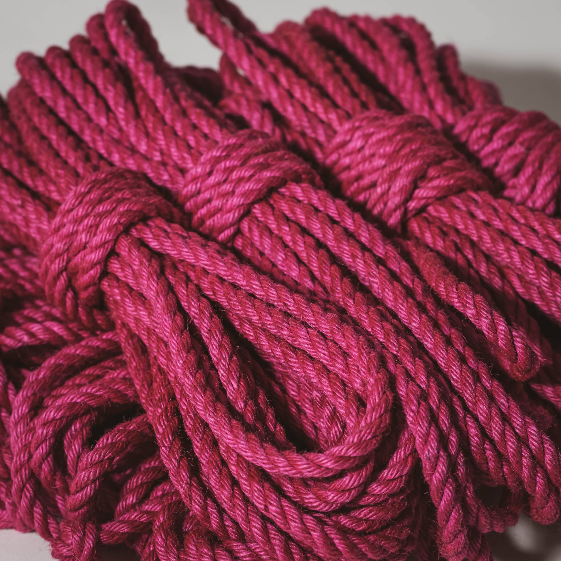 Red jute rope (treated, 6mm)